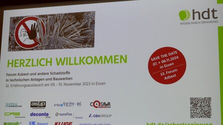 Werbebanner für das Forum Asbest im Haus der Technik in Essen | © Forum Asbest - HDT